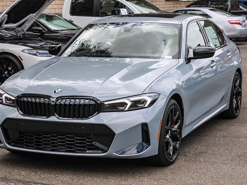 New 2026 BMW 330i Sedan w/ M Sport Package RWD image 3