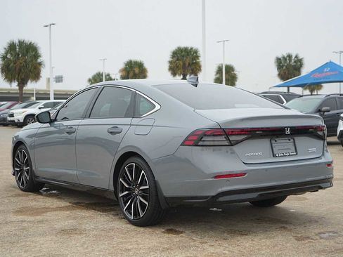 Used 2025 Honda Accord Touring image 4