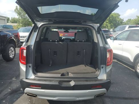 Used 2023 GMC Acadia SLT w/ Preferred Package AWD/4WD image 7