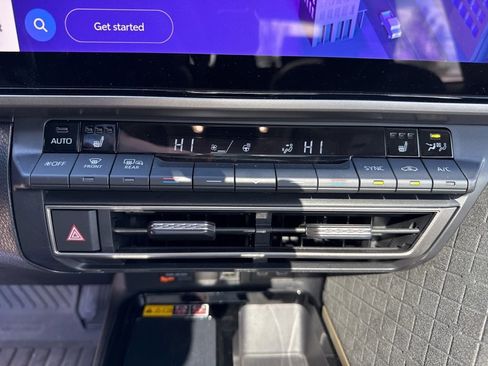 Used 2025 Toyota Camry XLE image 15