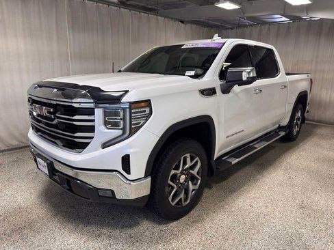 Used 2023 GMC Sierra 1500 SLT w/ SLT Premium Plus Package AWD/4WD image 5