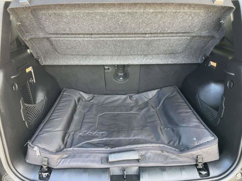 Used 2016 Jeep Renegade Trailhawk image 4