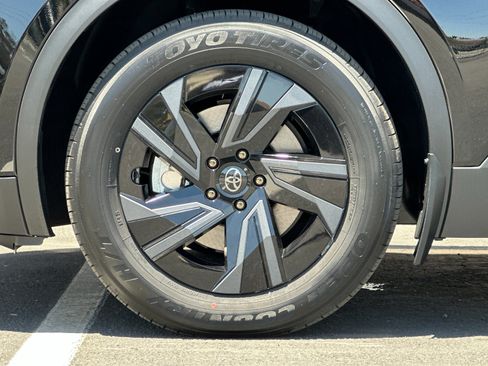 New 2026 Toyota C-HR AWD/4WD image 25