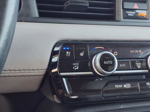 Used 2024 Honda Pilot Elite image 12