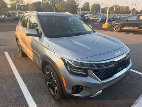 Certified 2024 Kia Seltos SX w/ SX Sunroof Package AWD/4WD image 2