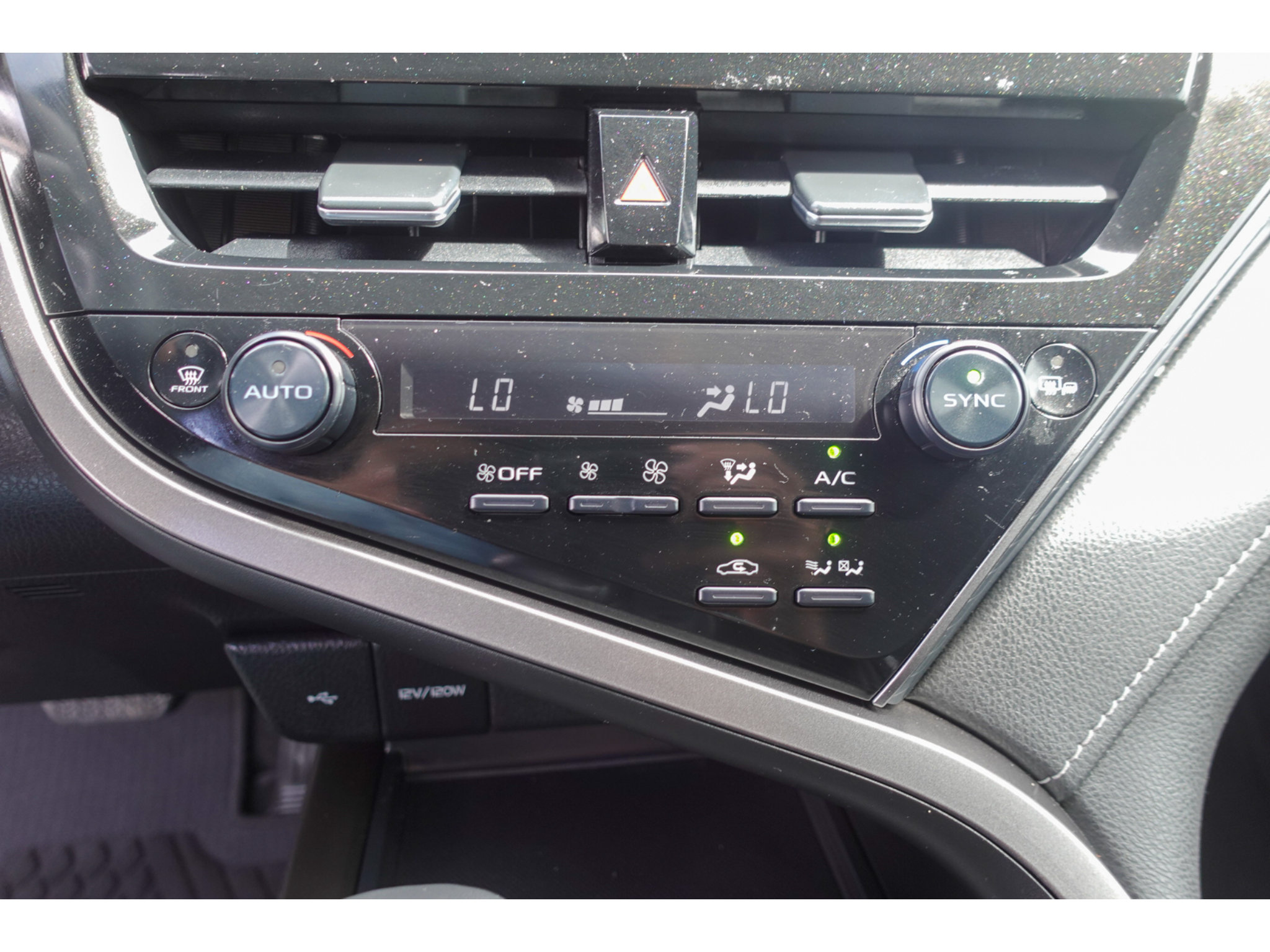 Used 2022 Toyota Camry SE FWD image 20
