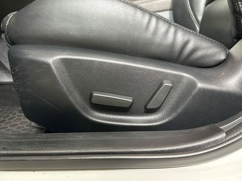 Used 2018 MAZDA MAZDA3 Touring image 23