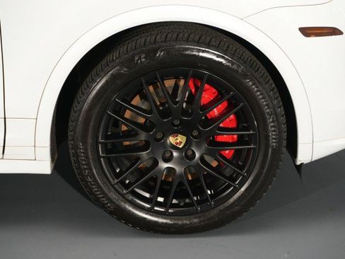 Used 2016 Porsche Cayenne GTS AWD/4WD image 29
