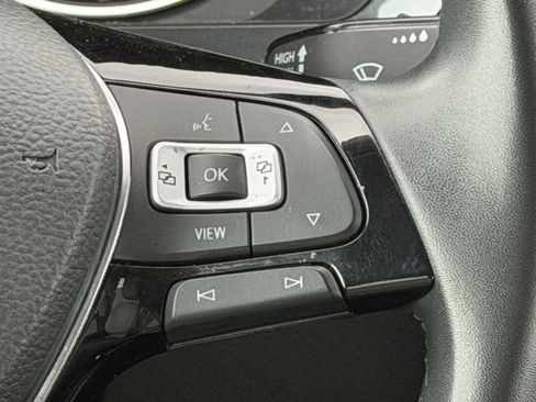 Used 2020 Volkswagen Tiguan SE w/ Panoramic Sunroof Package image 23