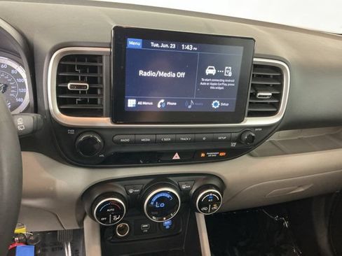 Used 2021 Hyundai Venue SEL FWD image 17