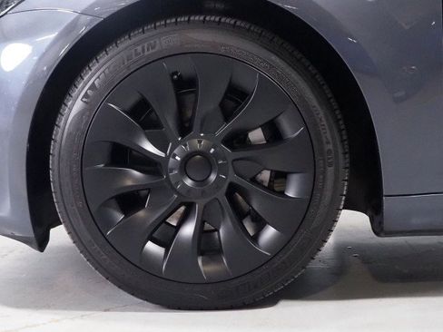 Used 2023 Tesla Model 3 Standard Range RWD image 45