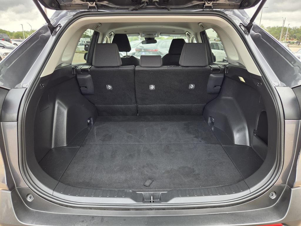 Used 2025 Toyota RAV4 LE FWD image 24