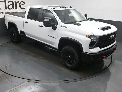 New 2026 Chevrolet Silverado 2500 ZR2 w/ LPO, Dark Essentials Package image 25