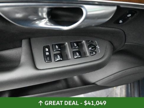 Used 2024 Volvo XC90 B6 Plus image 34