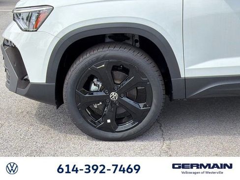 New 2026 Volkswagen Taos SE AWD/4WD image 12
