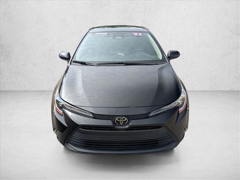 Used 2023 Toyota Corolla LE FWD image 2