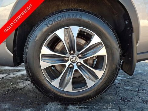 Certified 2025 Toyota Highlander XLE image 10