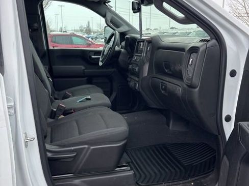 Used 2024 Chevrolet Silverado 2500 Custom w/ Custom Value Package image 8