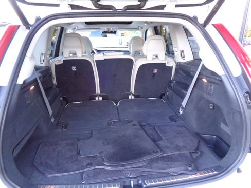 Used 2017 Volvo XC90 T8 Inscription w/ Vision Package image 17