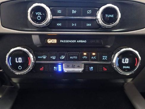 Certified 2022 Ford F250 Platinum w/ FX4 Off-Road Package AWD/4WD image 10