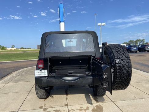 Used 2014 Jeep Wrangler Sport w/ Connectivity Group AWD/4WD image 22