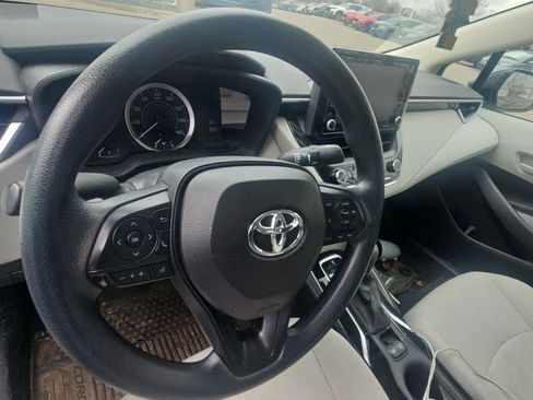 Used 2022 Toyota Corolla LE image 5