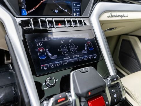 Used 2019 Lamborghini Urus image 39