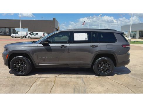 Used 2025 Jeep Grand Cherokee L Altitude AWD/4WD image 5