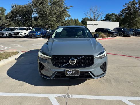 Used 2023 Volvo XC60 T8 Ultimate image 8