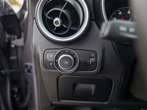 Used 2023 Alfa Romeo Stelvio Ti image 15