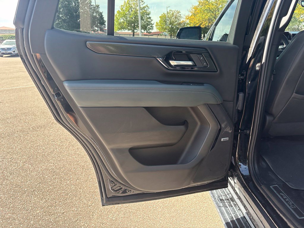 Used 2026 GMC Yukon AT4 w/ AT4 Premium Plus Package AWD/4WD image 18