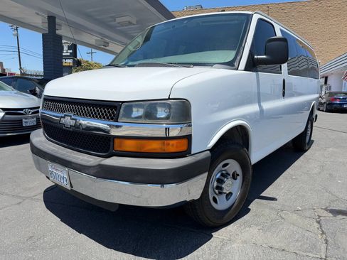 Used 2014 Chevrolet Express 2500 LT w/ LT Preferred Equipment Group RWD image 1