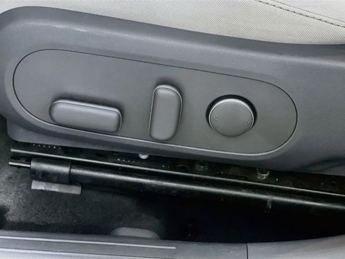 Used 2024 Hyundai Kona SEL FWD image 15