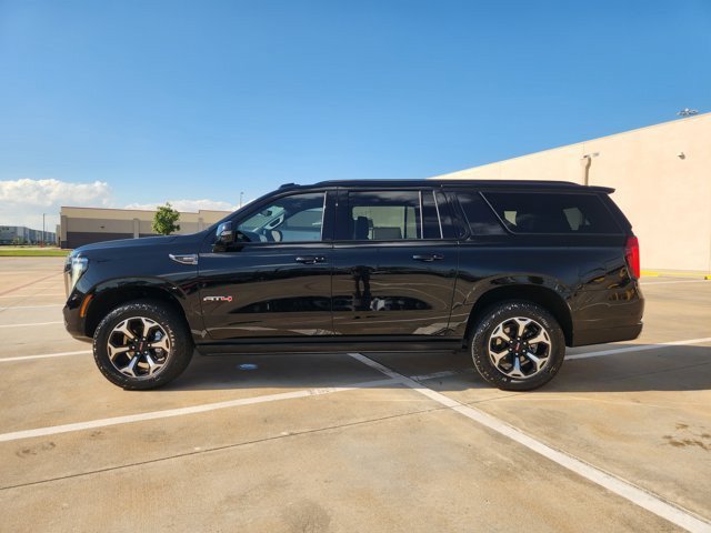 Used 2026 GMC Yukon XL AT4 w/ AT4 Premium Package AWD/4WD image 4