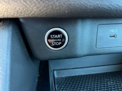 Certified 2023 Nissan Rogue SV image 33