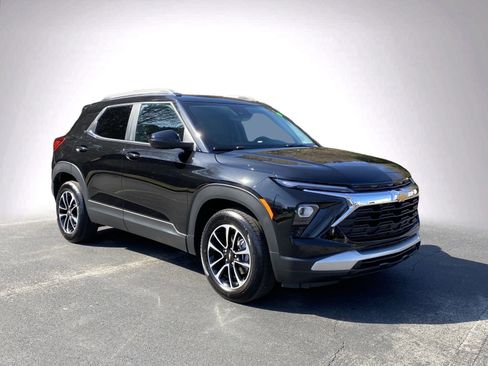 Used 2026 Chevrolet TrailBlazer LT w/ Convenience Package image 2