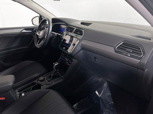 Used 2022 Volkswagen Tiguan SE image 28