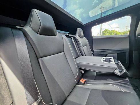 Used 2024 Tesla Cybertruck AWD Crew Cab image 79