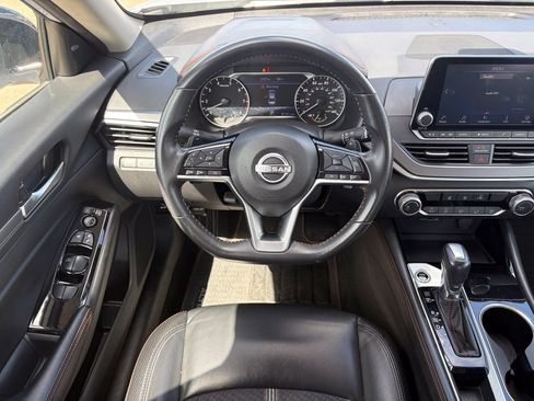 Used 2024 Nissan Altima 2.5 SR FWD image 17