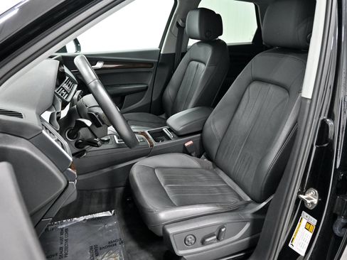 Used 2019 Audi Q5 2.0T Premium AWD/4WD image 6