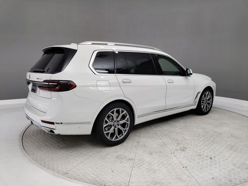 Used 2026 BMW X7 xDrive40i AWD/4WD image 6