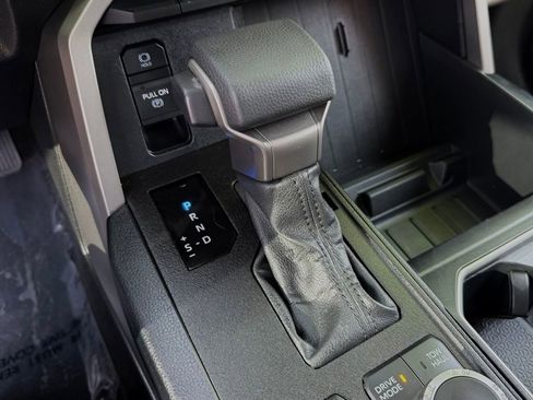 Used 2022 Toyota Tundra SR5 w/ SR5 Convenience Package AWD/4WD image 26