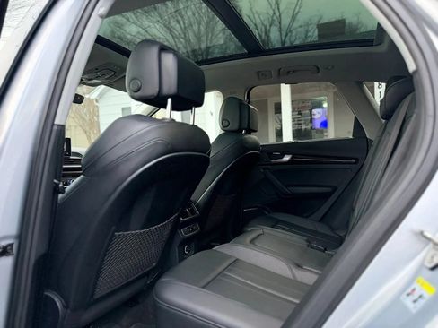 Used 2018 Audi Q5 2.0T Premium Plus w/ Premium Plus Package AWD/4WD image 11