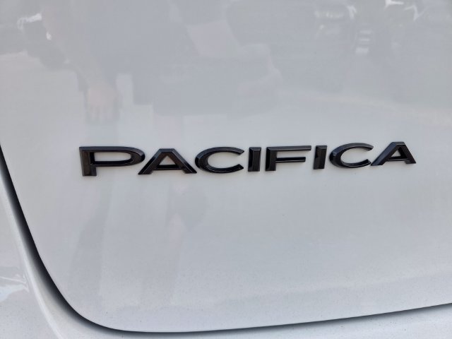 New 2027 Chrysler Pacifica Select FWD image 16