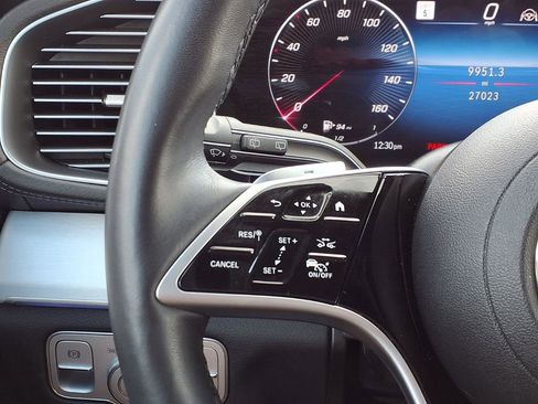 Used 2025 Mercedes-Benz GLS 450 4MATIC image 17
