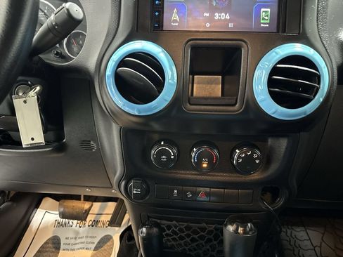 Used 2017 Jeep Wrangler Unlimited Sport AWD/4WD image 17