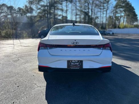 Used 2023 Hyundai Elantra SEL FWD image 9