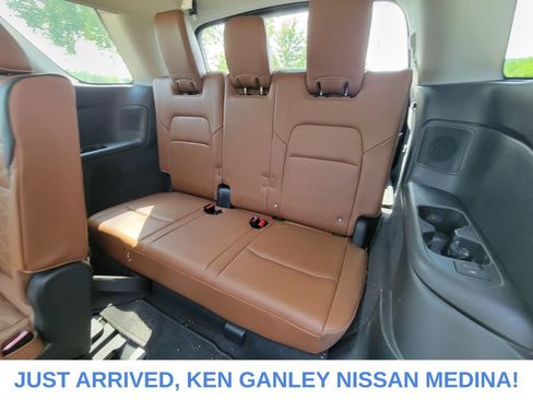 Certified 2024 Nissan Pathfinder Platinum w/ Cargo Package AWD/4WD image 18