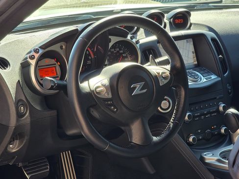 Used 2012 Nissan 370Z Touring RWD image 20