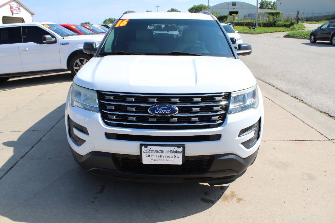 Used 2016 Ford Explorer 4WD image 2